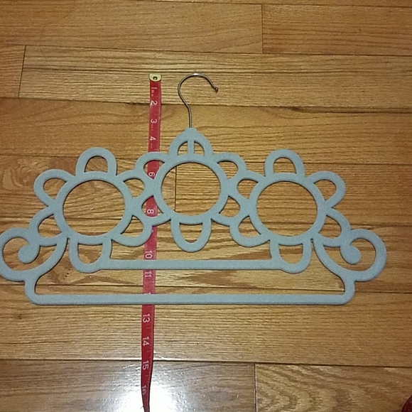 Beautiful and useful Velvet scarf hanger - Picture 6 of 6